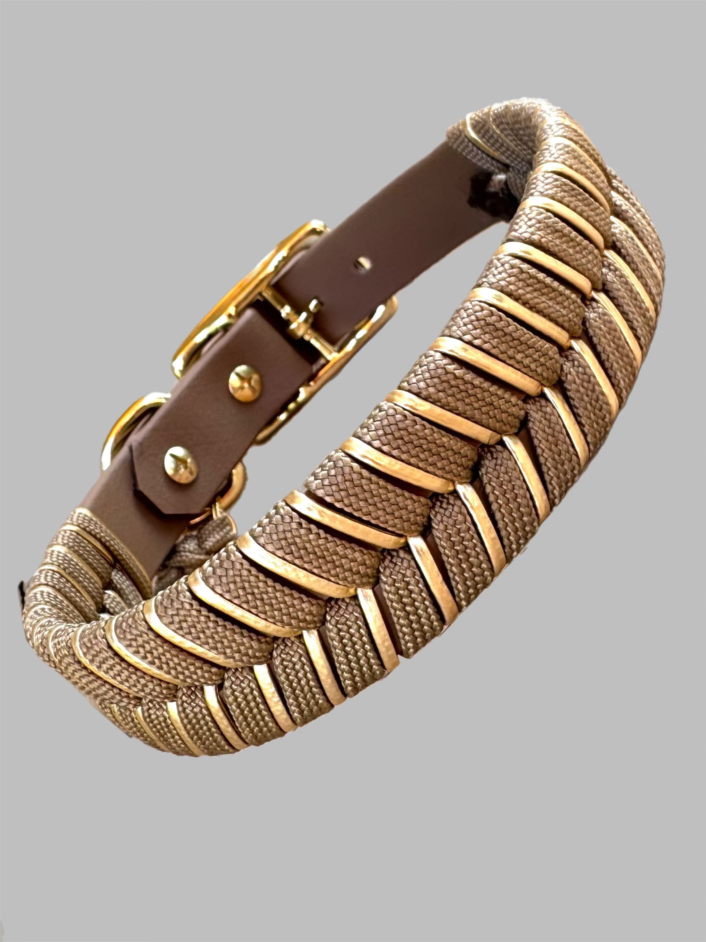 Halsband V - Line Chocolate / Goldschnur