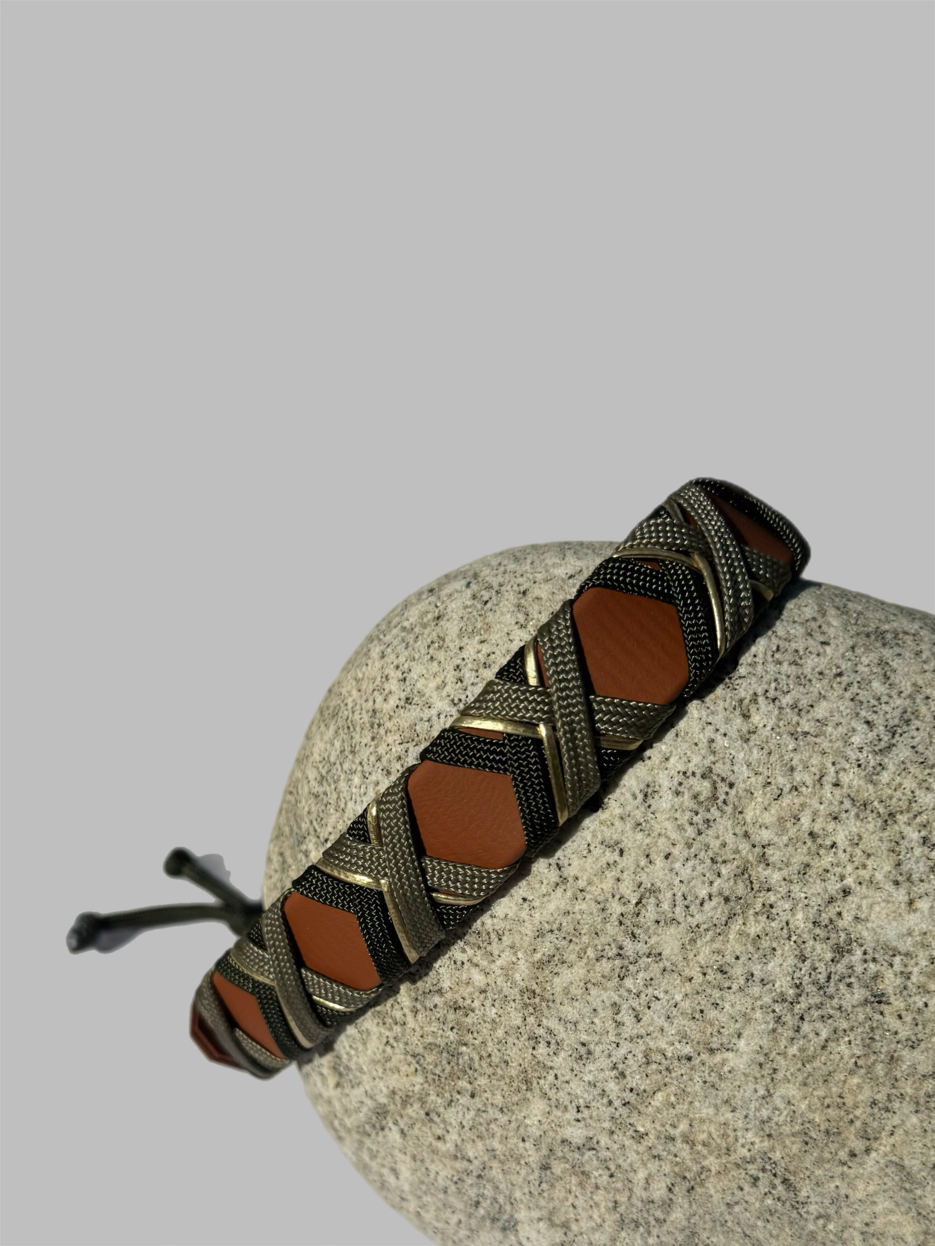 Halsband Crossline Dunkel Grün / Goldschnur / Olive – Bild 2